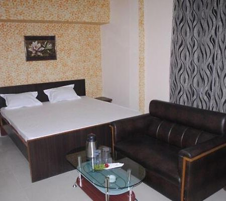 Hotel Surya Jumri Tilaiya Екстериор снимка