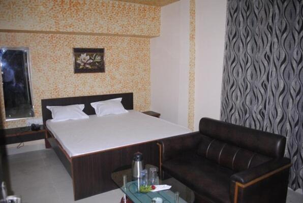 Hotel Surya Jumri Tilaiya Екстериор снимка